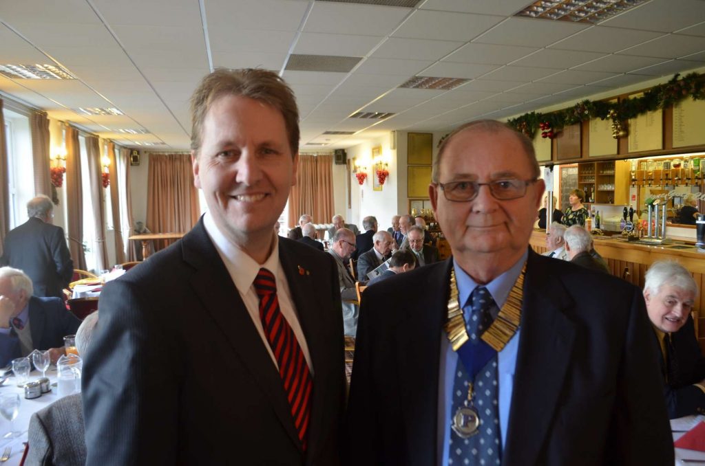 PCC Matthew Ellis with Club President John Olsen